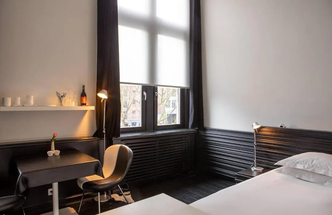 B&B Suites Feek-1