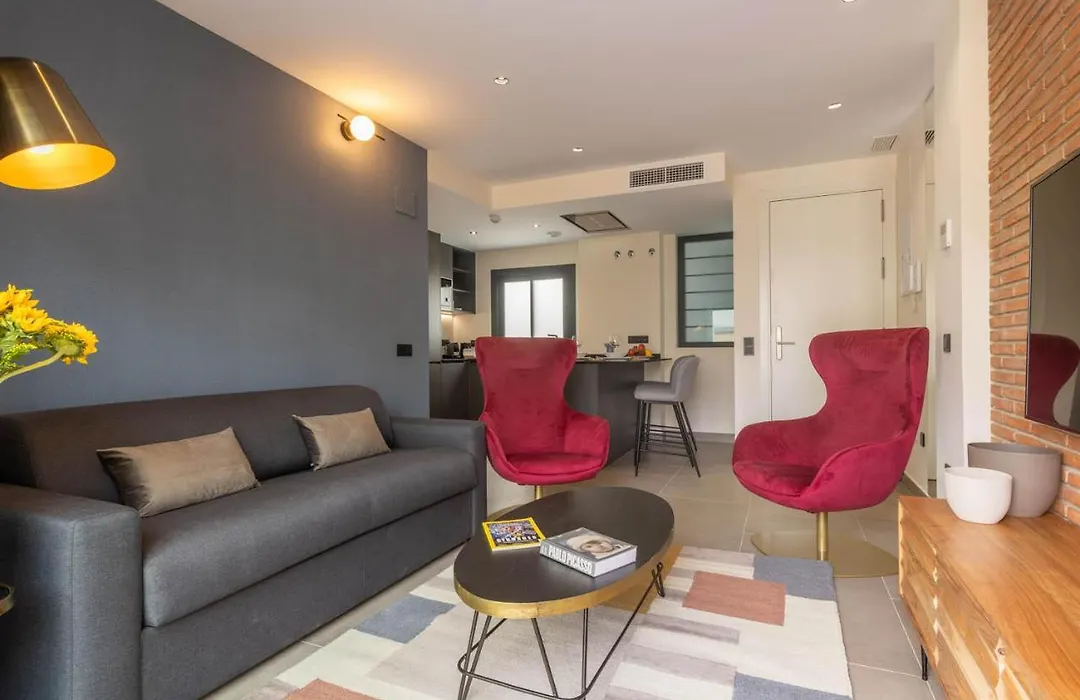 Home Art Apartments Soho-1