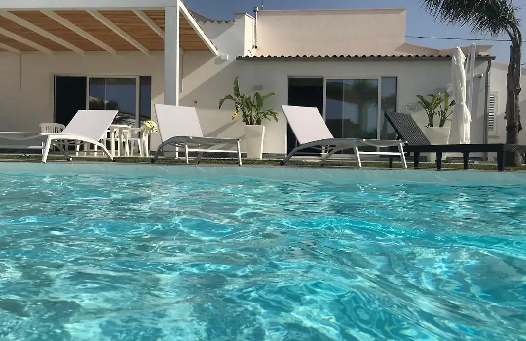 Villa White Luxury Residence-1