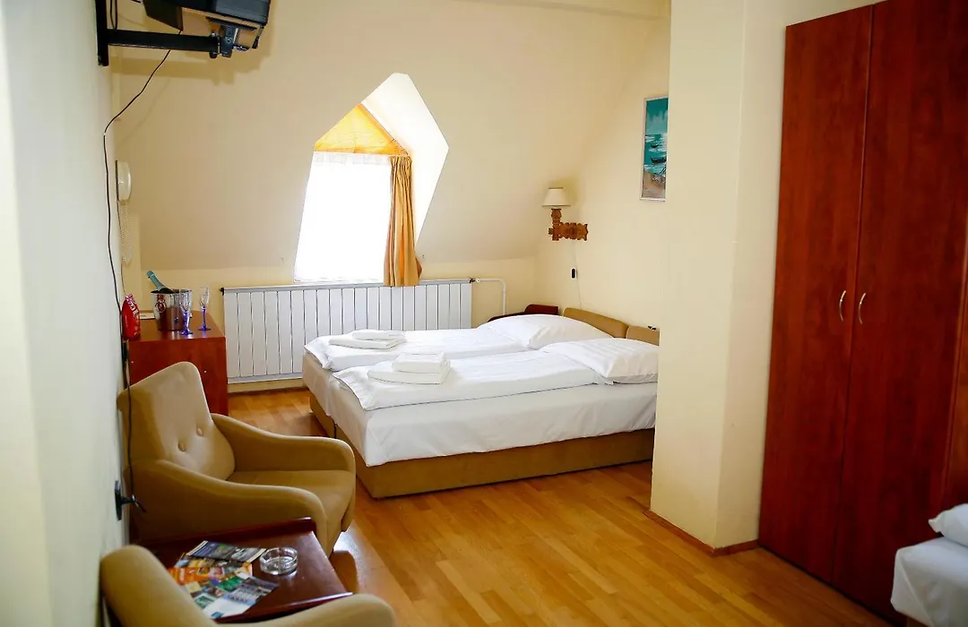 Hotel Bara Junior-1