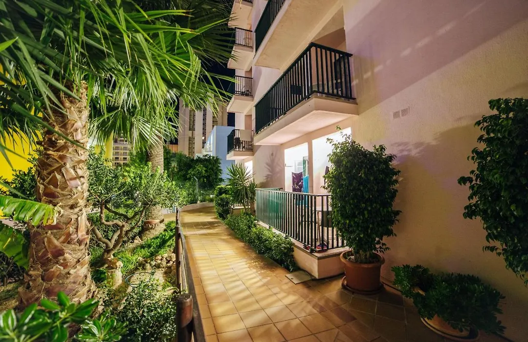 Apartamentos Palm Court-1