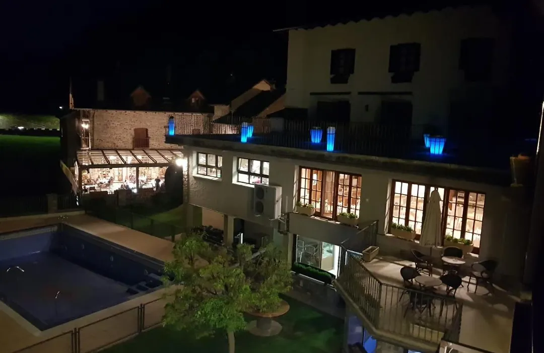 Hotel Villa De Torla-1
