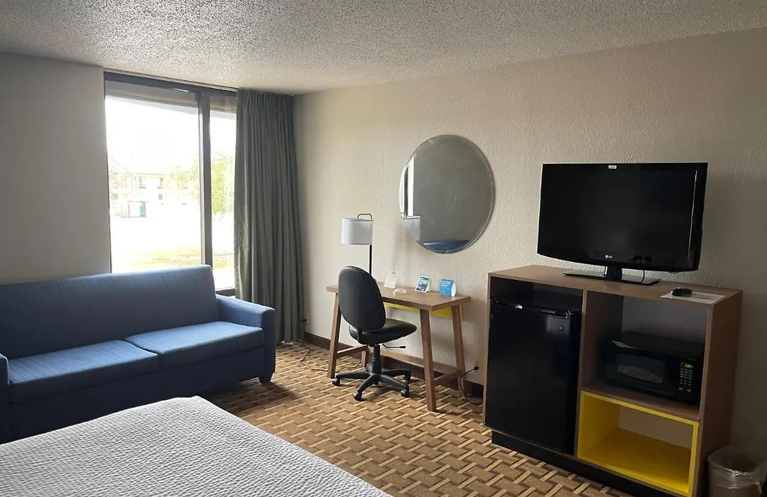 Days Inn By Wyndham Fayetteville-South/I-95 Exit 49-1