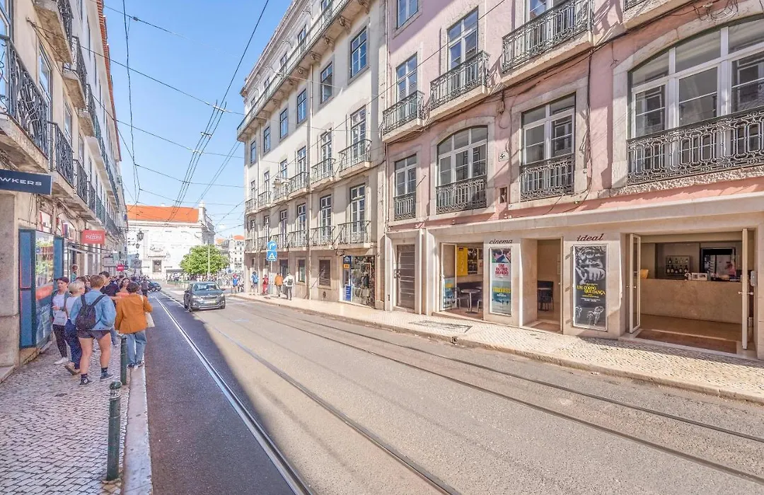 Happy At Chiado-1