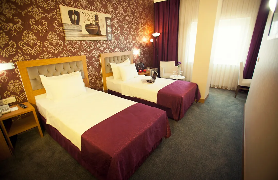 Helikon Business Hotel-1