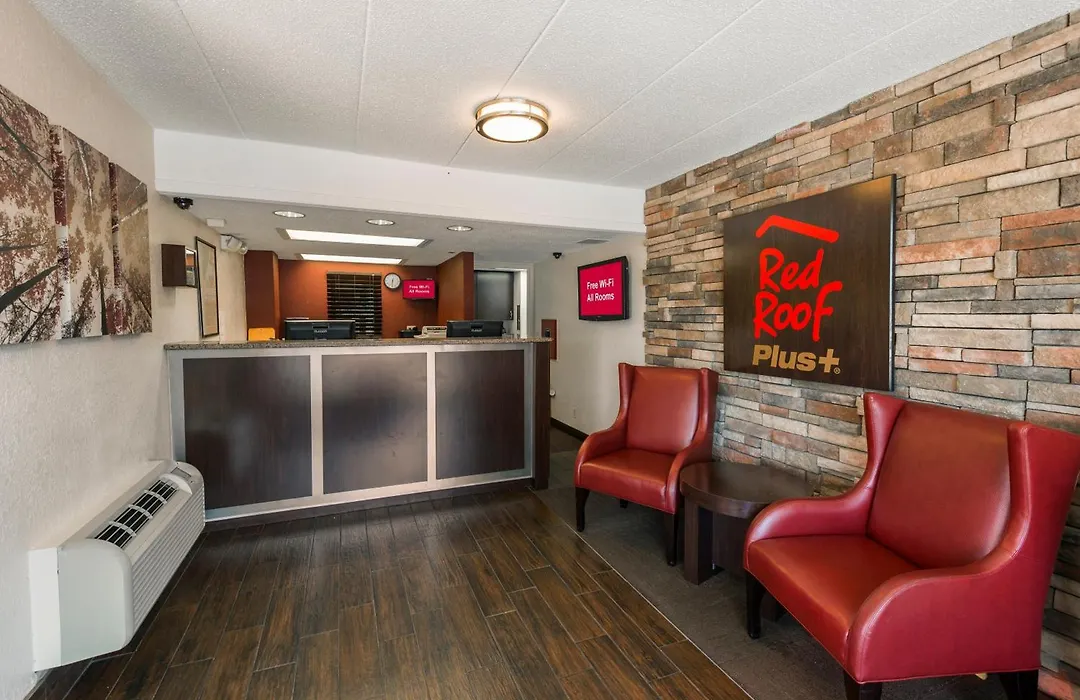 Red Roof Inn Plus+ St. Louis - Forest Park / Hampton Ave.-1
