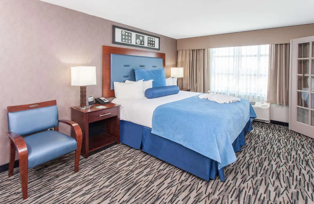 Wyndham Garden Elk Grove Village - O'Hare-1