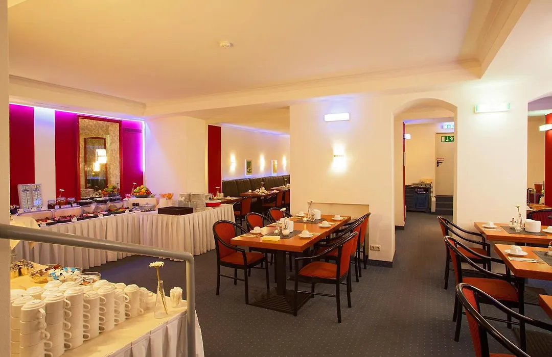 Hansadom Hotel Koeln Central By Mayburgh-1