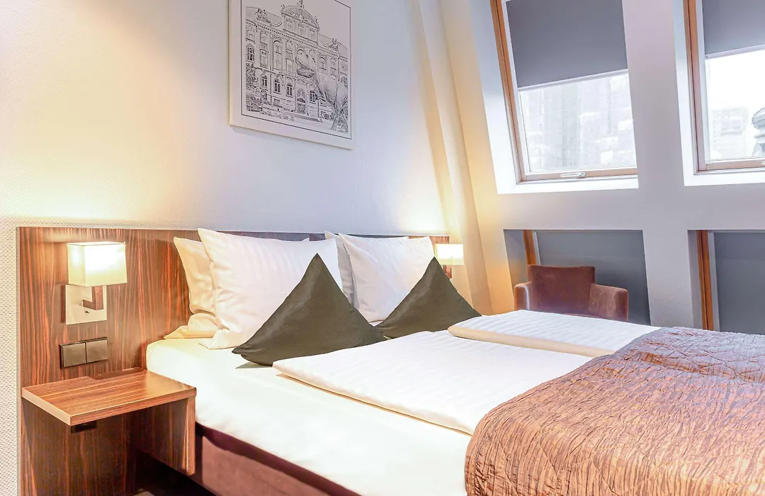 Ramada By Wyndham Frankfurt City Centre-1