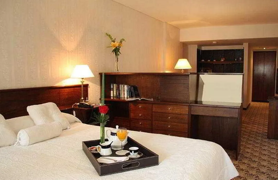 Feir'S Park Hotel & Rooftop-1