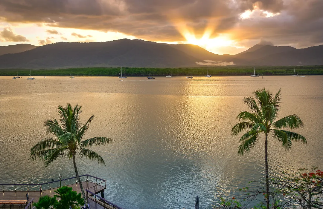 Hilton Cairns-1