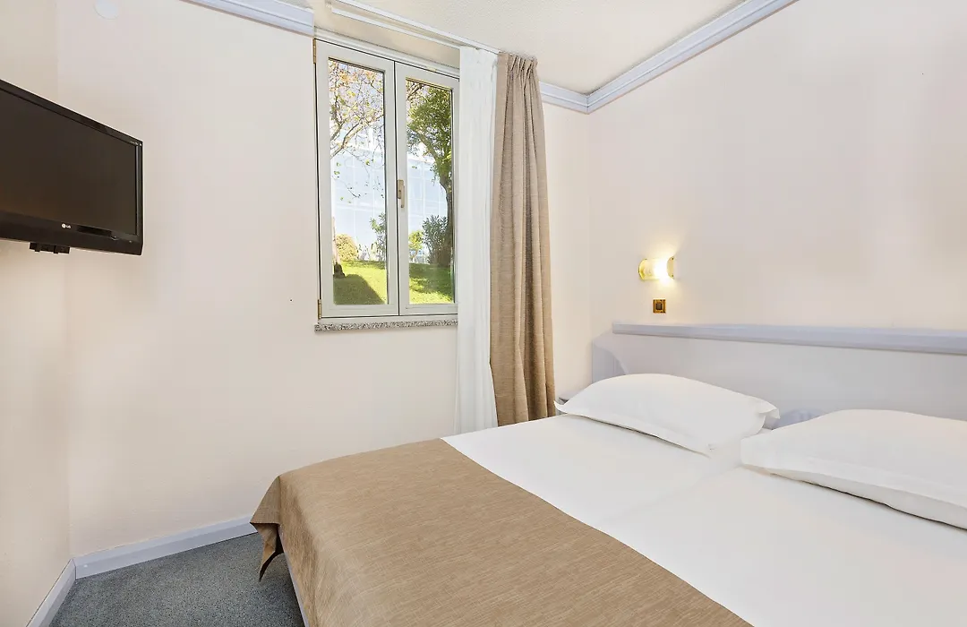 Hotel Plavi Plava Laguna-1