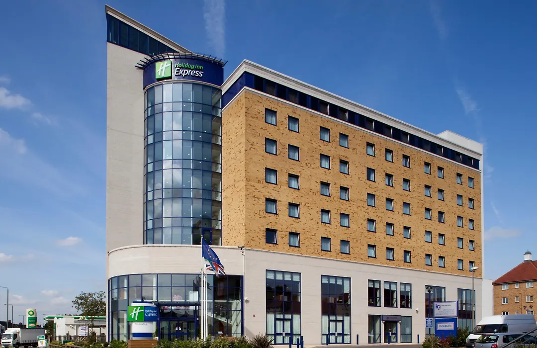 Holiday Inn Express London - Newbury Park, An Ihg Hotel-1