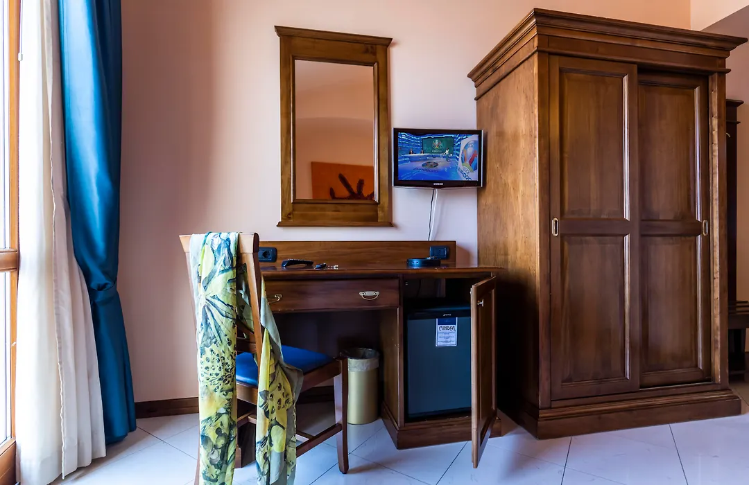 Tropis Hotel-1
