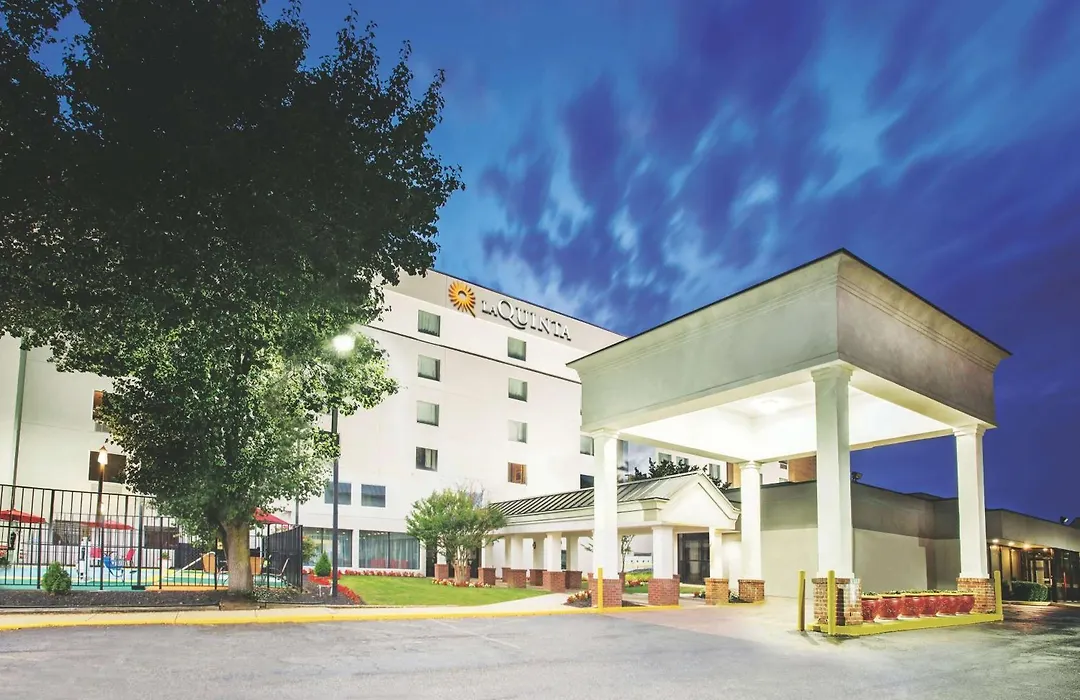 La Quinta Inn & Suites By Wyndham Dc Metro Capital Beltway-1