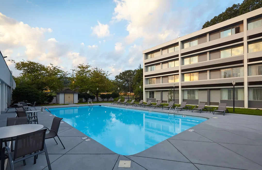 Surestay By Best Western Lakeview-1