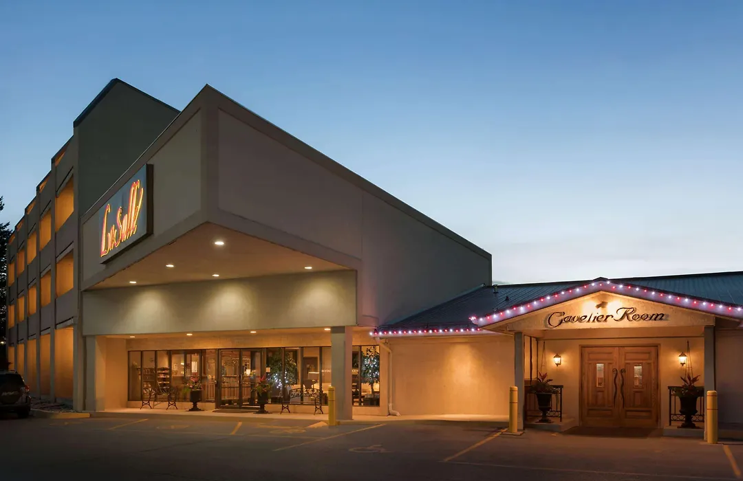 Travelodge By Wyndham Kingston Lasalle-1