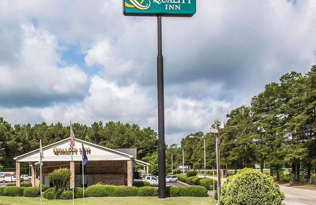 Quality Inn Manning I-95-1