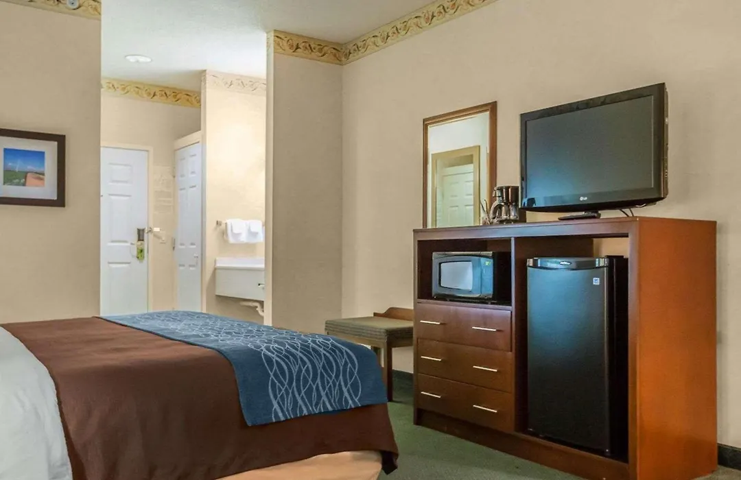 Quality Inn & Suites Dixon Near I-88-1