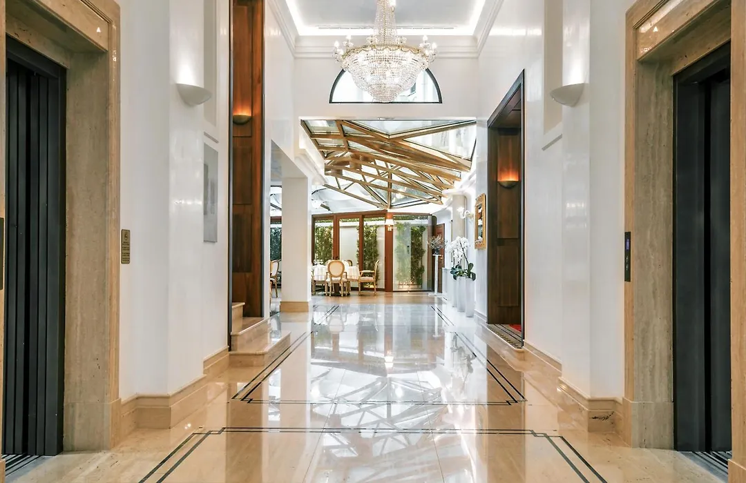 Hotel Le Premier-1