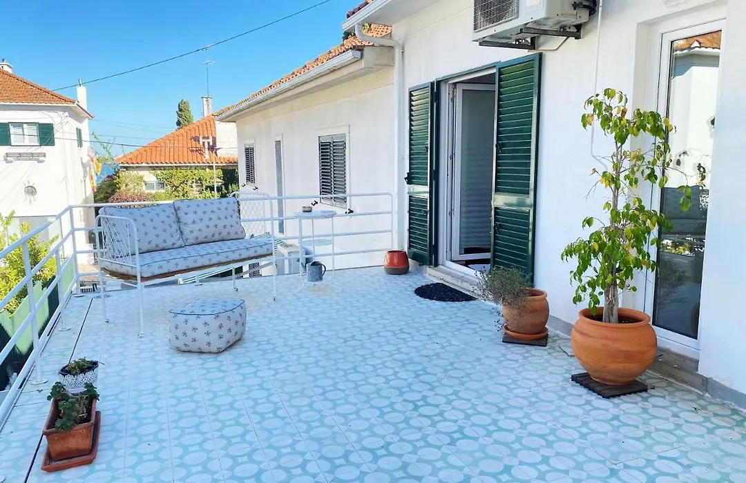 Casa Das Boganvilias - Moradia Com Jardim-1
