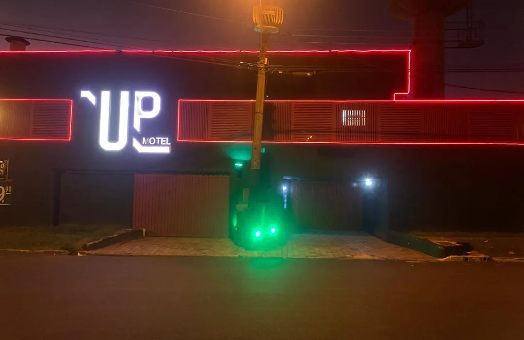 Up Motel-1