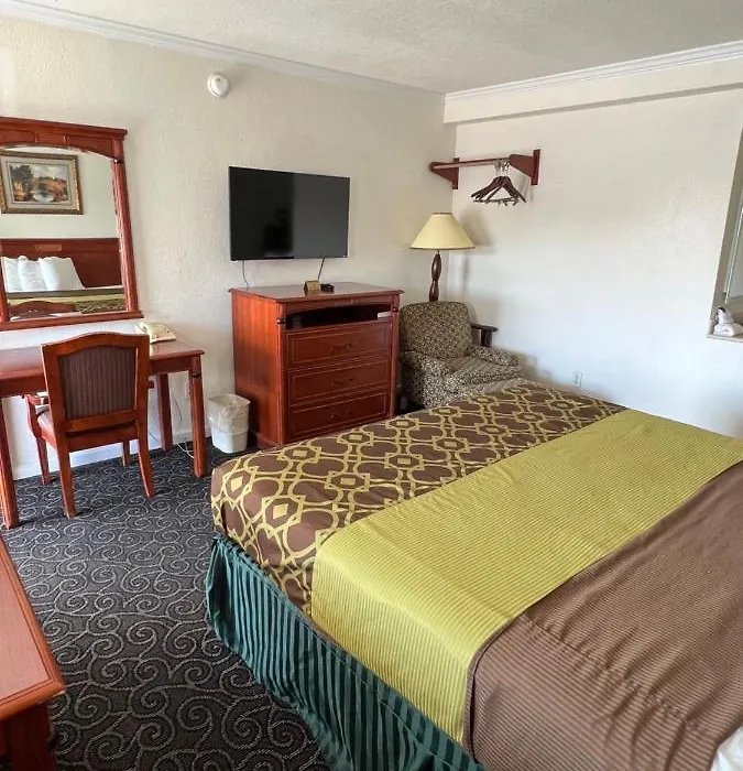 Americas Best Value Inn Hanford-1