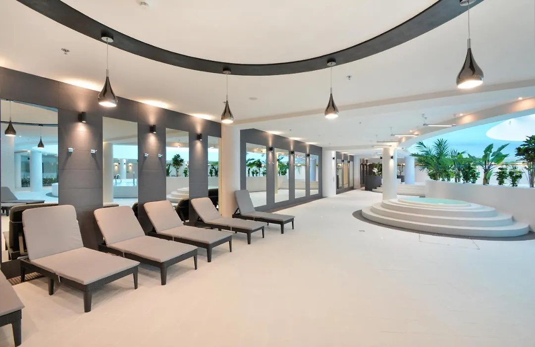 Hanza Tower Apartamenty-1