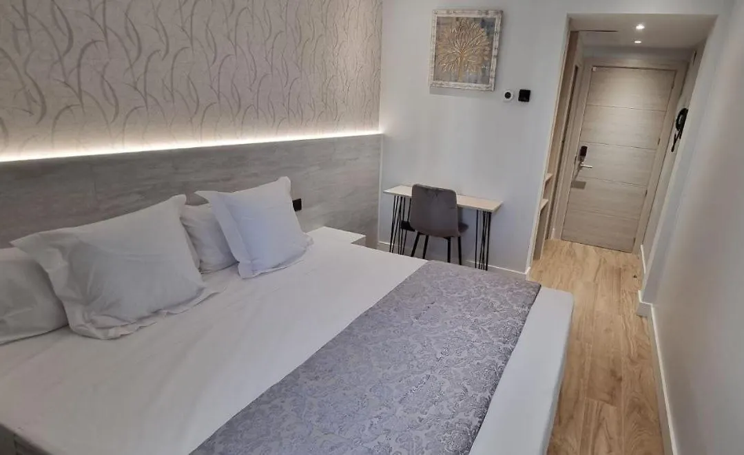 Ch La Petite Maison - Boutique - Madrid-1