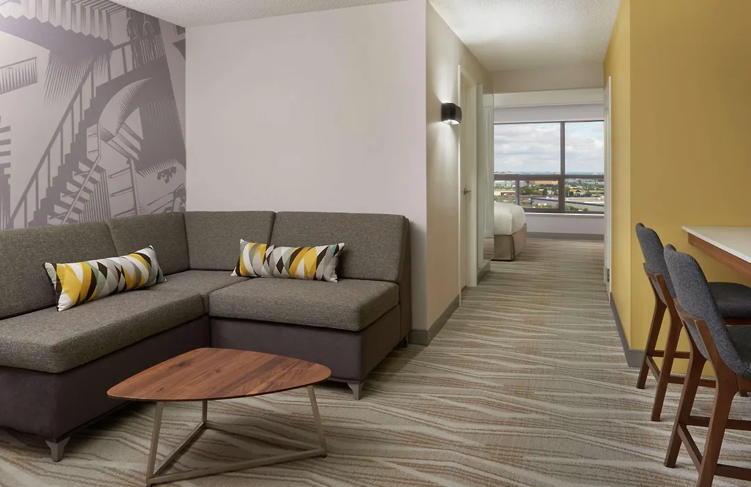 Hilton Toronto Airport Hotel & Suites-1