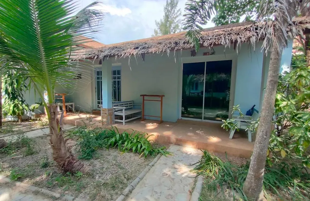 Banana Beach Resort-1
