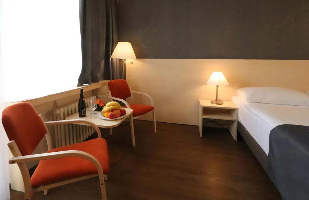 Hotel Krystal-1