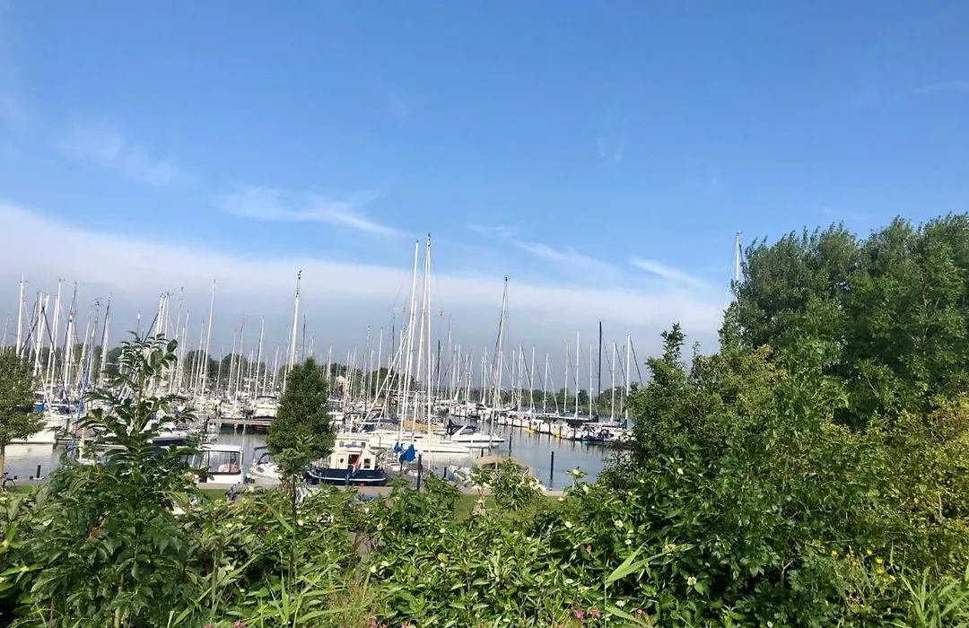 Makkum Beach Resort-1