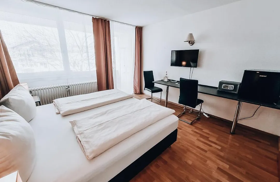 Zentral Hotel-1