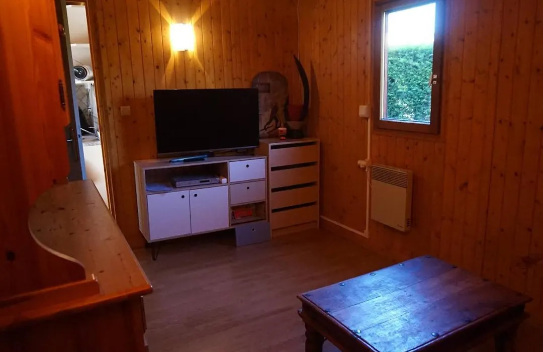 Chalet Avec Piscine Chauffee, Tennis Et Jardin Clos, A 1700M De La Plage De Cabourg - Fr-1-465-22-1