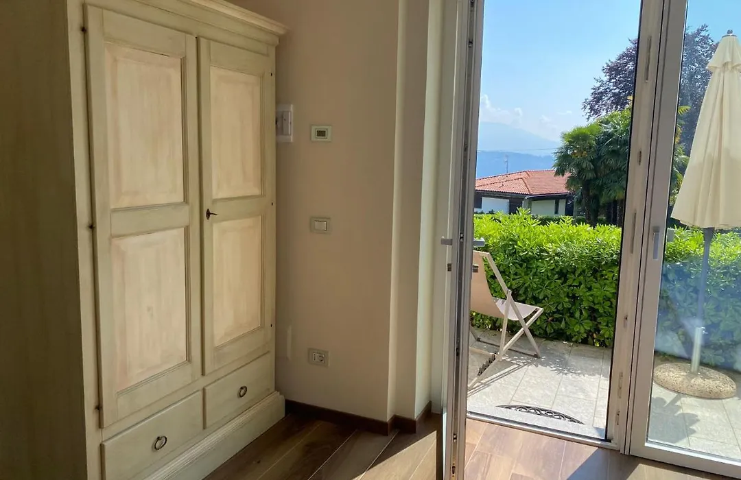 Villa Rubino Apartment con giardino e jacuzzi vista lago-1