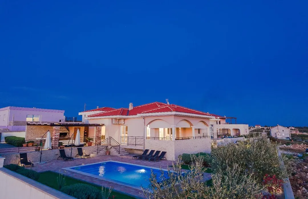 Villa Luka-1