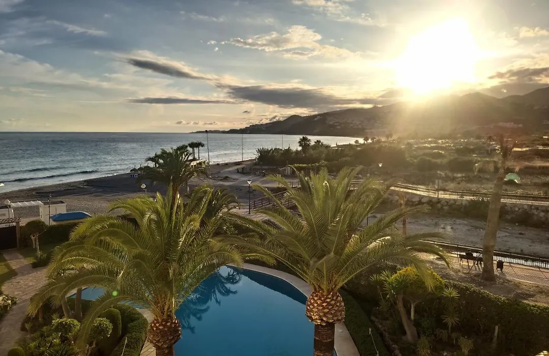 Apartamentos StarNerja en Stella Maris-1