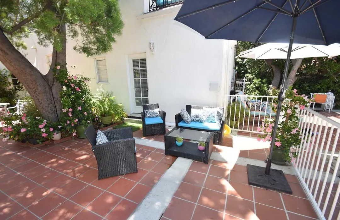 Beverly Hills Celebrity Home-1