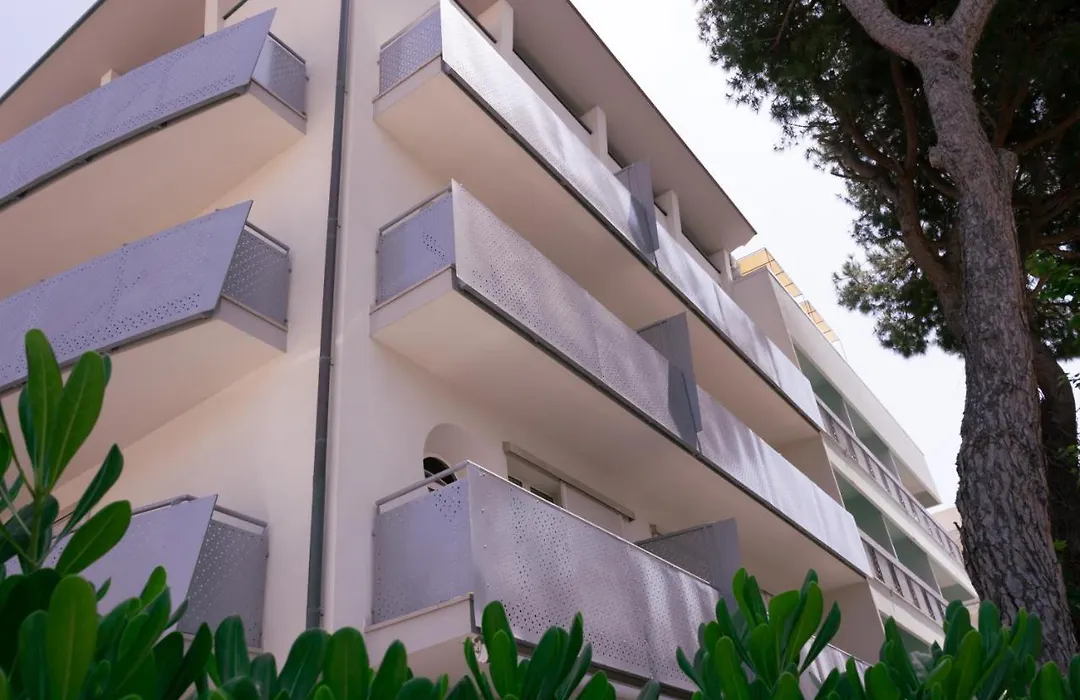 Residence Marittimo Riccione-1