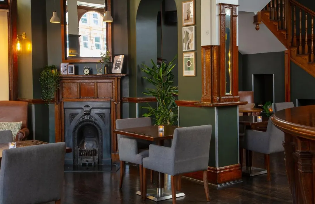 The Crown London Hotel, Cricklewood North West London, Worldhotels Distinctive-1