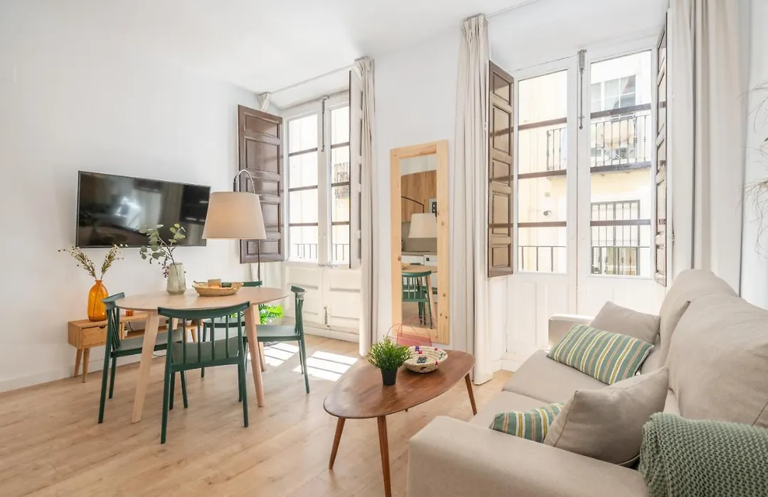 Apartamentos Luna Suites Palacio Dorita-1