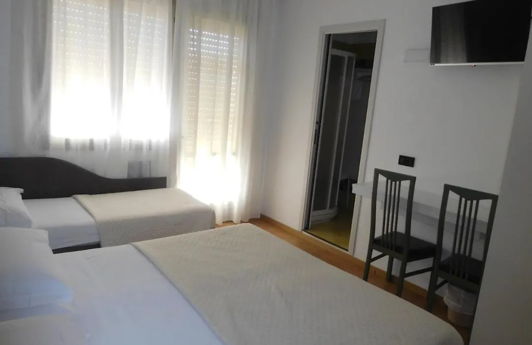 Hotel Emperador-1