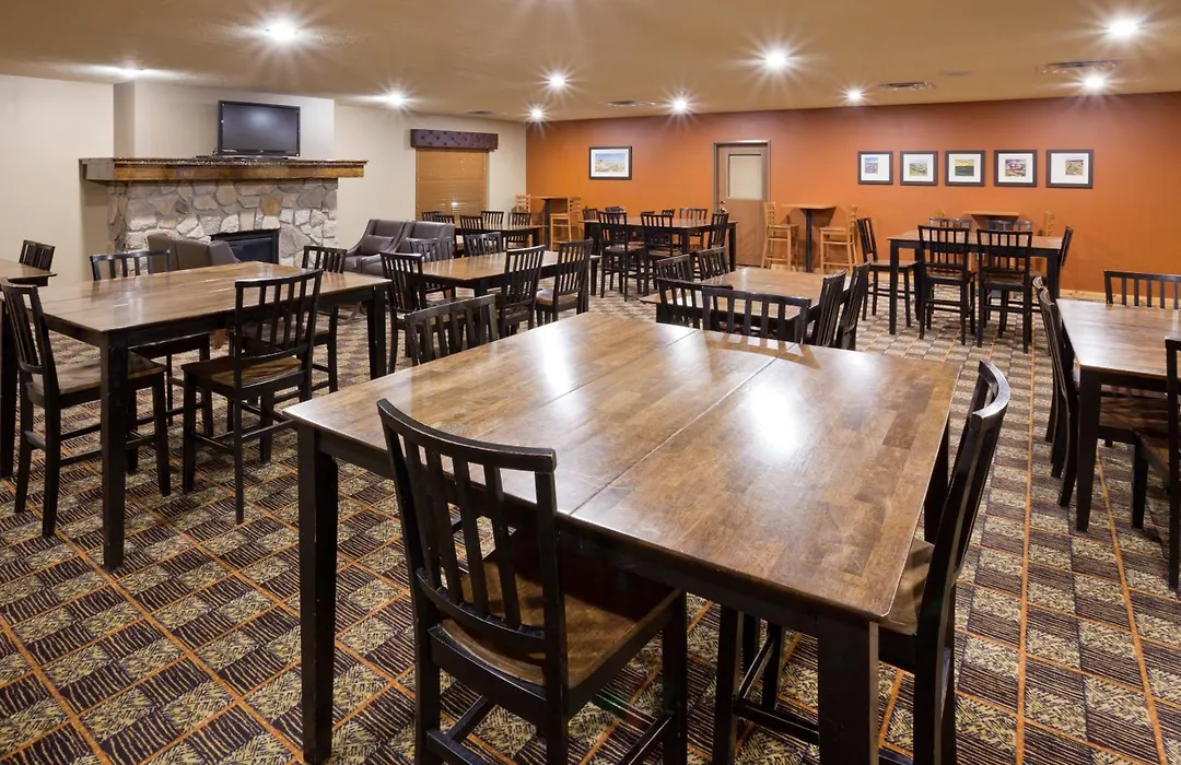Americinn By Wyndham Fargo Medical Center-1