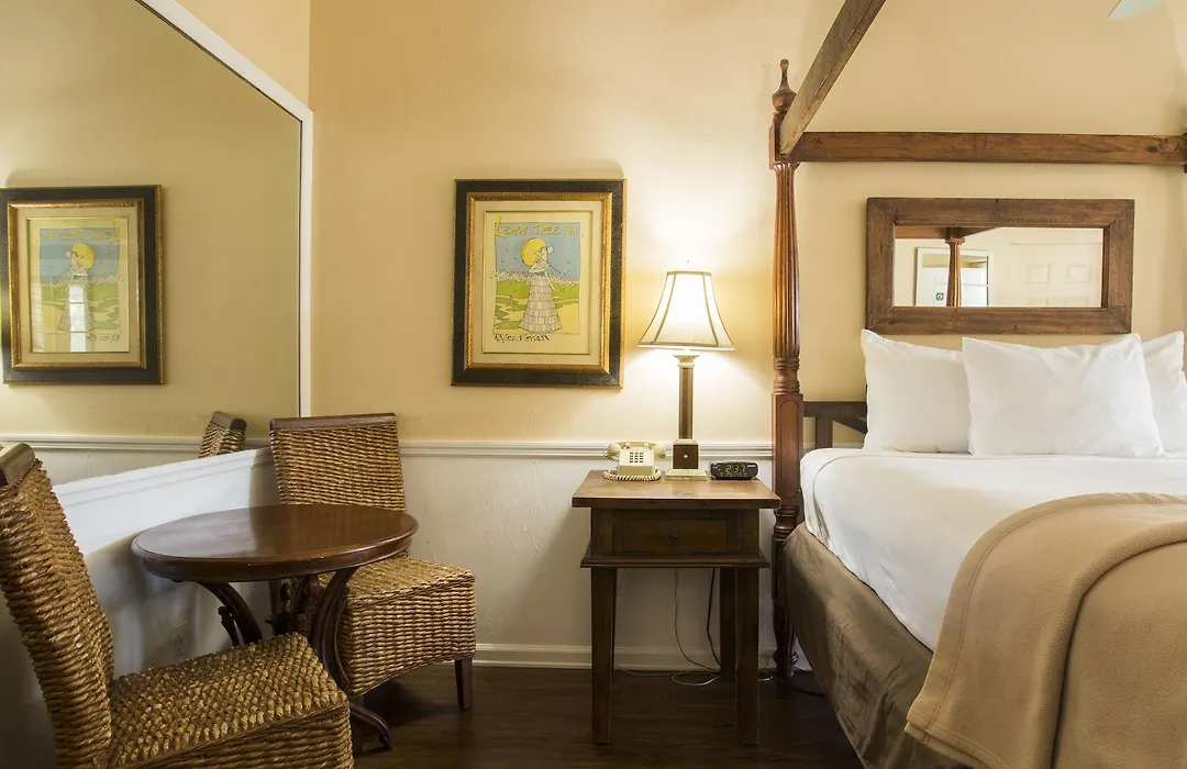 Lemon Tree Inn-1