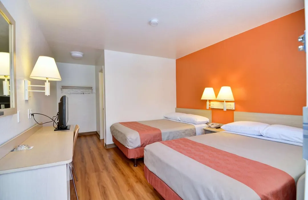 Motel 6-Palm Springs, Ca - East - Palm Canyon-1