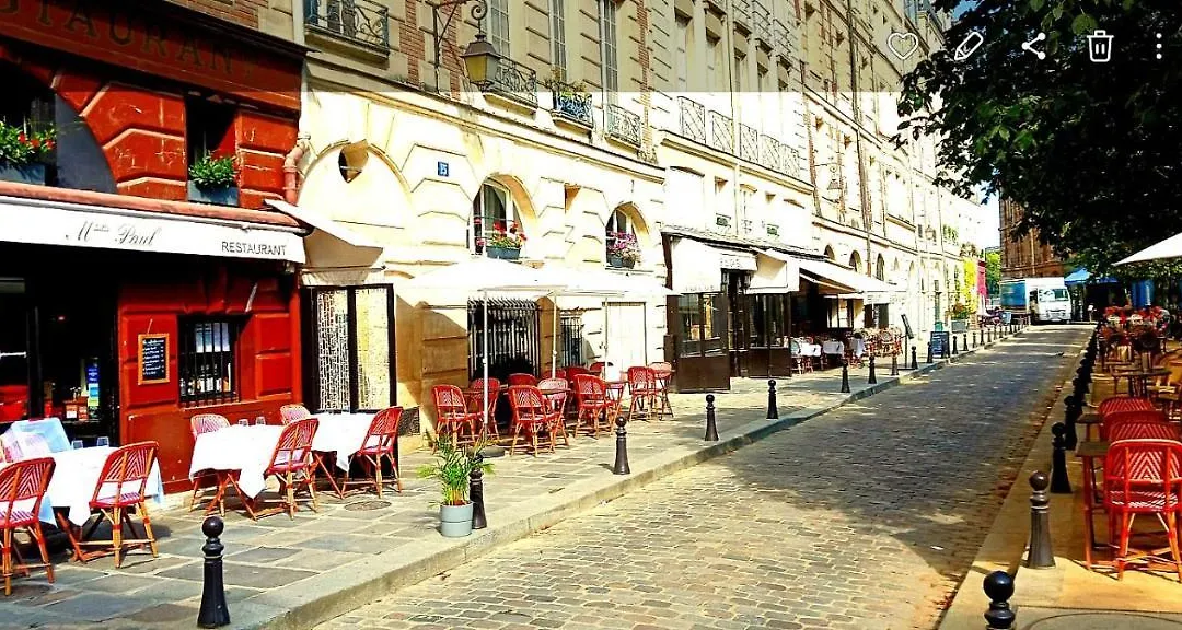 Emily In Paris-1