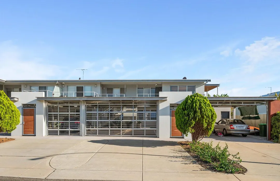 Applecross Riverside Apt-1