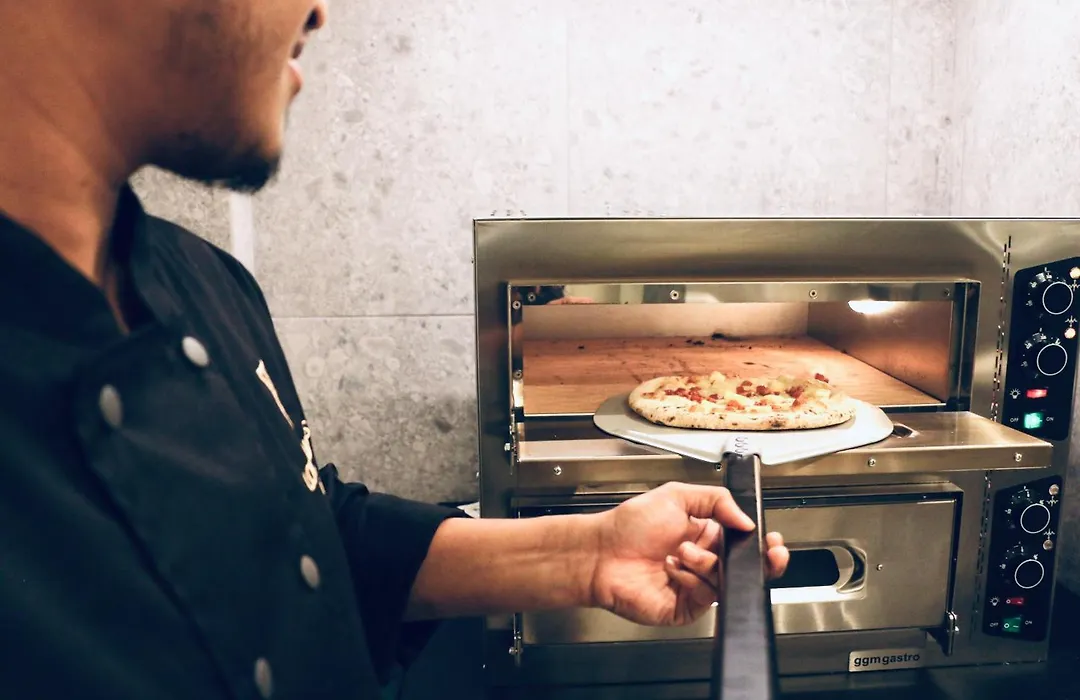 Gspot Hostels & Love Triangles Pizzeria-1