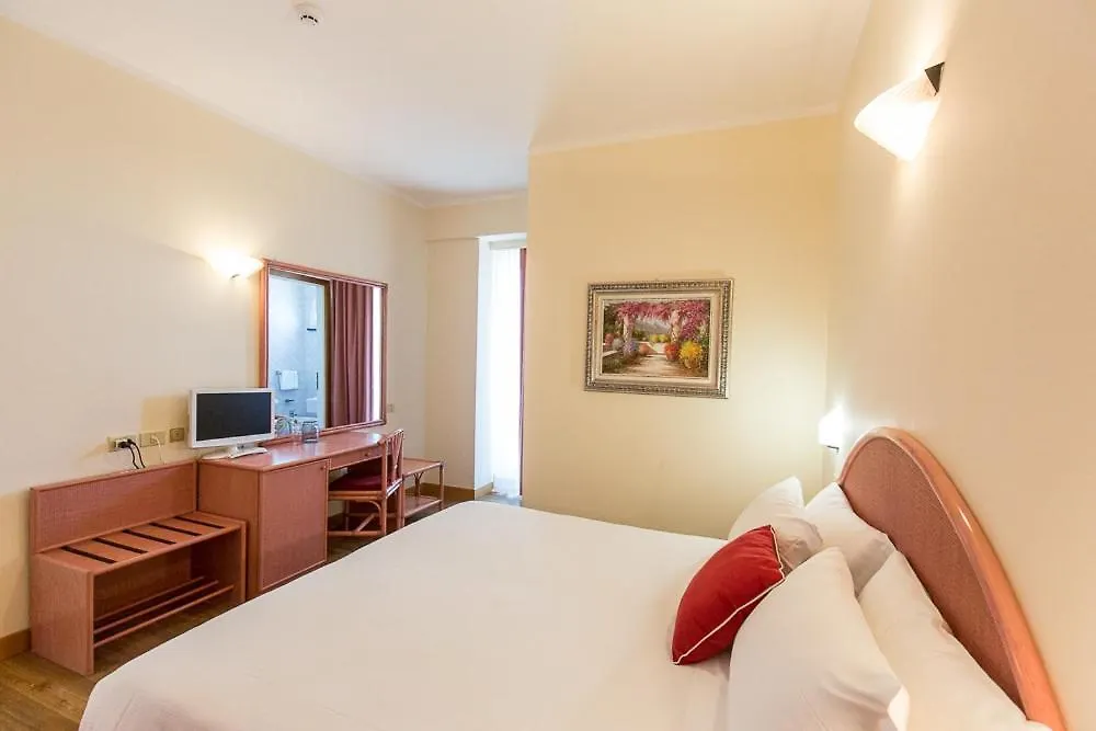 Hotel Trevi Riccione-1